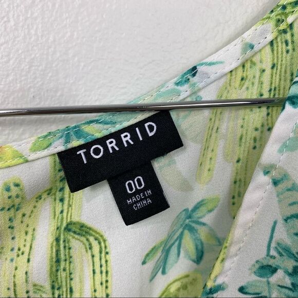 Torrid Abbey White Cactus Georgette Blouse Torrid Size 3 - Picture 3 of 10